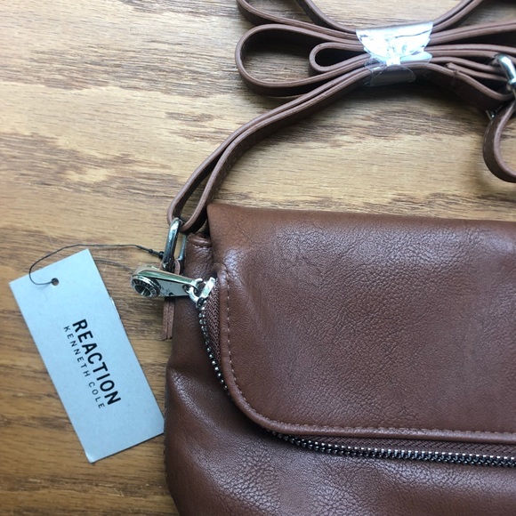 Kenneth Cole reaction mini crossbody - Picture 2 of 9